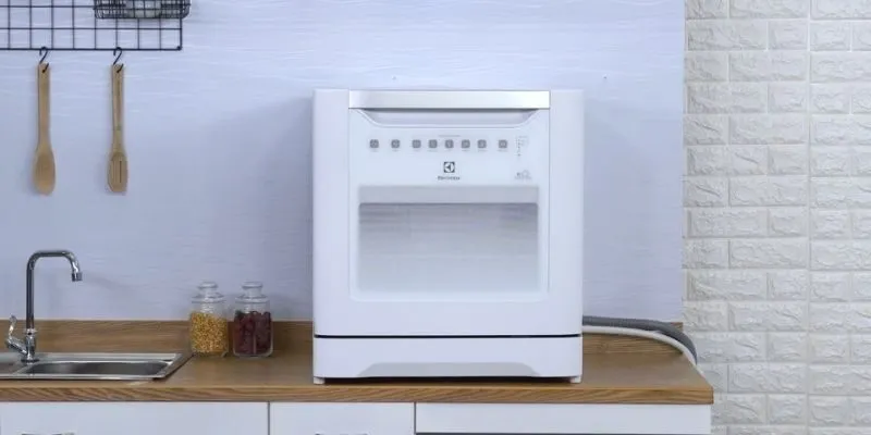 Máy rửa bát mini – có đáng đầu tư không? Hiểu rõ trước khi mua